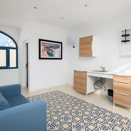 Chic, Stylish Traditional Townhouse With Terrace - St. Paul'S Bay Exterior photo