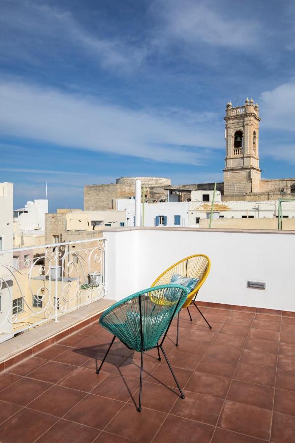 Chic, Stylish Traditional Townhouse With Terrace - Casa de Férias *