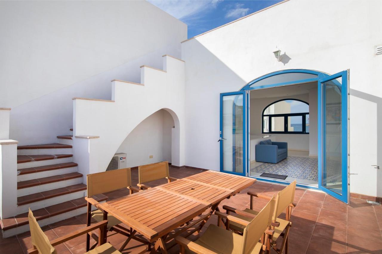 Casa de Férias Chic, Stylish Traditional Townhouse With Terrace - *