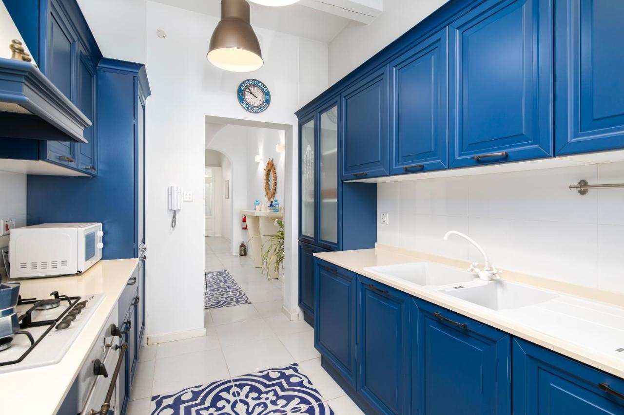 Casa de Férias Chic, Stylish Traditional Townhouse With Terrace - *