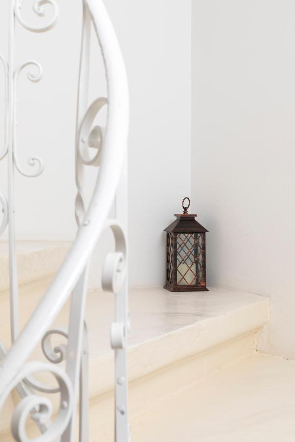Chic, Stylish Traditional Townhouse With Terrace -